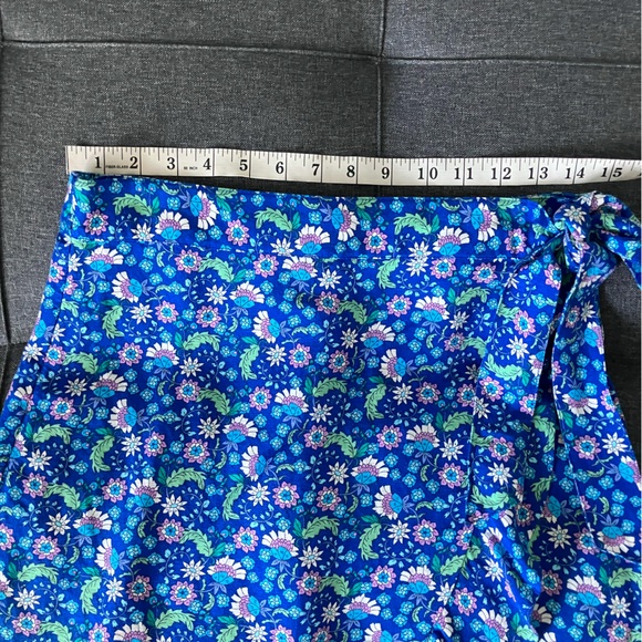 LOFT Blue Floral Faux Wrap Ruffled Skirt Size 4 (Measures like a 6) - Picture 10 of 12